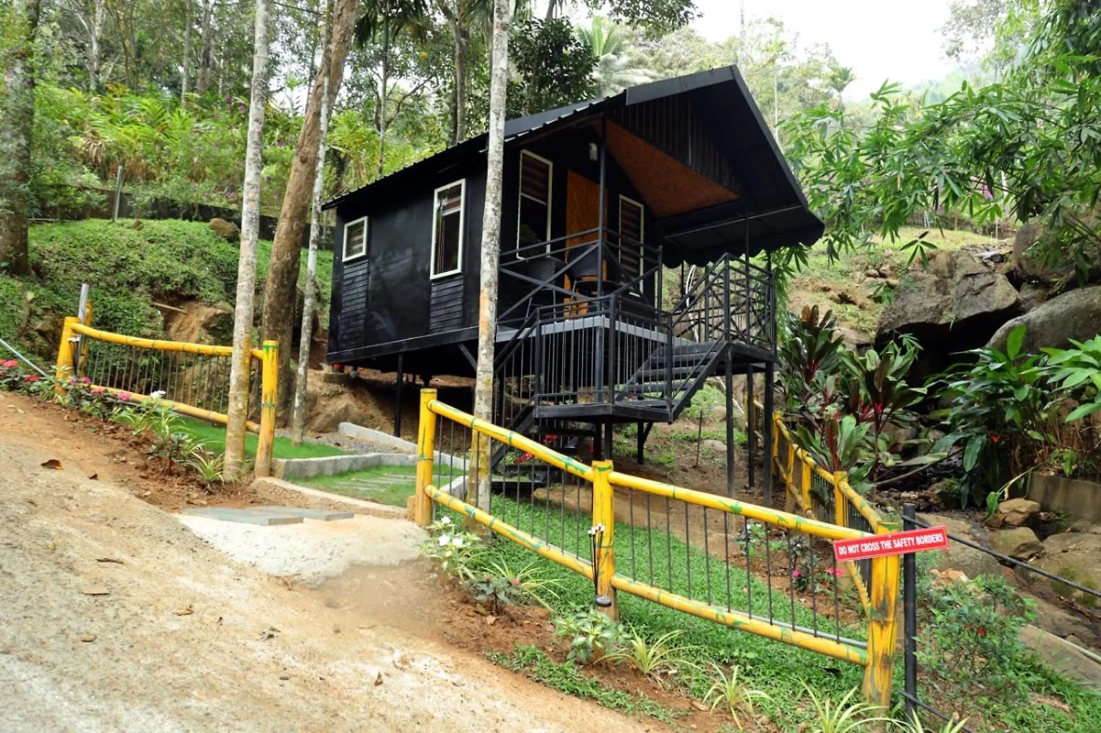Resort Garden Of Eden-Thottam Munnar-Hiking And Camping Anachal